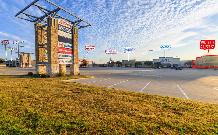 Pictures of Retail property located at 7612 Denton Hwy, Watauga, TX 76148 for lease - image #1