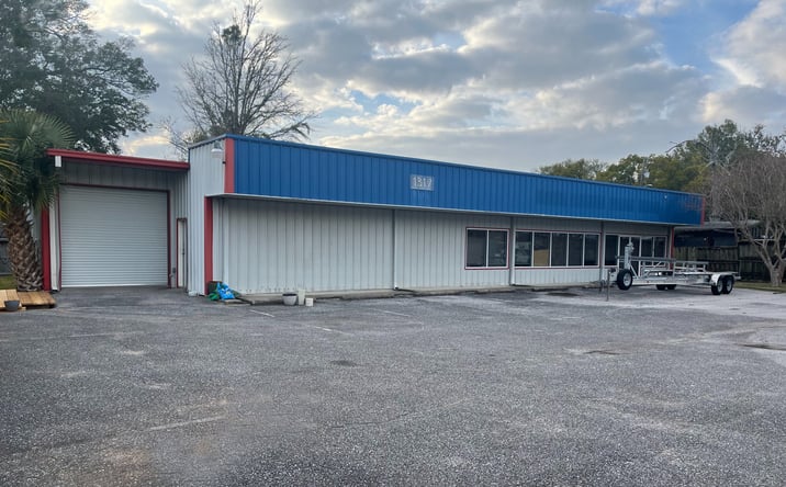 Pictures of Industrial, Retail property located at 1317 N Davis Hwy, Pensacola, FL 32503 for lease - image #1