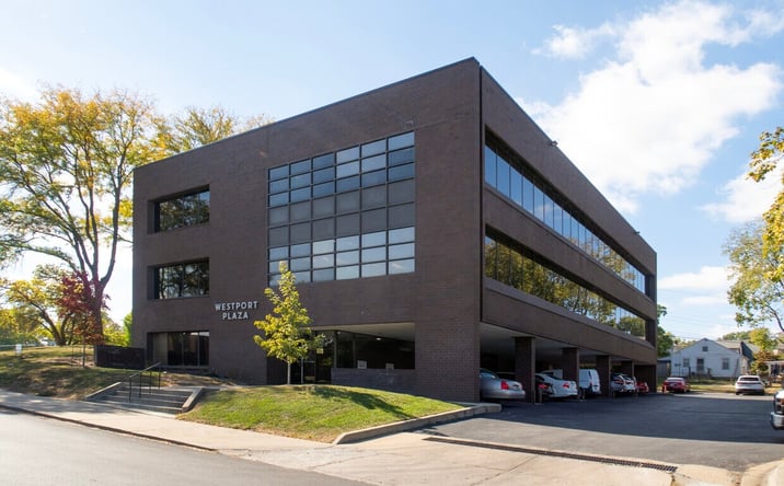 Pictures of Office property located at 4218 Roanoke Rd, Kansas City, MO 64111 for lease - image #1
