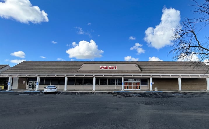 Pictures of Retail property located at 150 S 11th Ave, Hanford, CA 93230 for lease - image #1