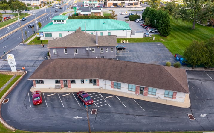 Pictures of Retail property located at 2910 E Market St, East York, PA 17402 for lease - image #1