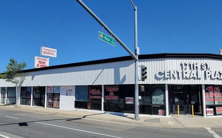 Pictures of Retail property located at 501- 517 W 17th St, Santa Ana, CA 92706 for lease - image #1