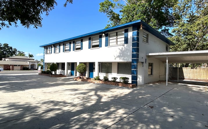 Pictures of Office property located at 2027 Manatee Ave W, Bradenton, FL 34205 for lease - image #1