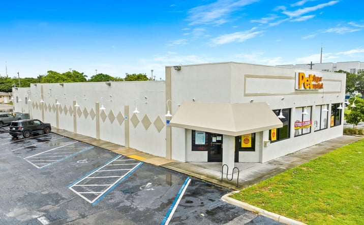 Pictures of Land property located at 2111 N Federal Highway, Hollywood, FL 33020 for lease - image #1