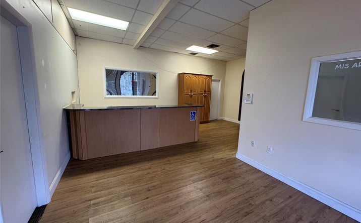 Pictures of Office, Retail, Industrial property located at 1431 N Palm Avenue, Pembroke Pines, FL 33026 for lease - image #1
