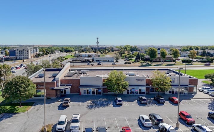 Pictures of Retail, Office property located at 8320 Northwoods Dr, Lincoln, NE 68505 for lease - image #1