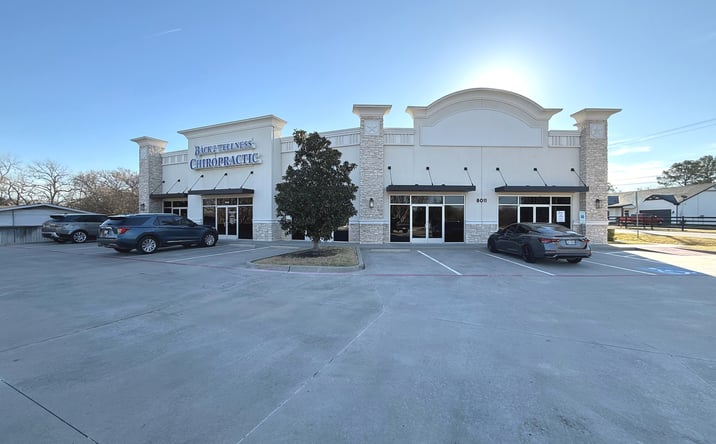 Pictures of Retail, Office property located at 8011 S Cooper St, Arlington, TX 76001 for lease - image #1