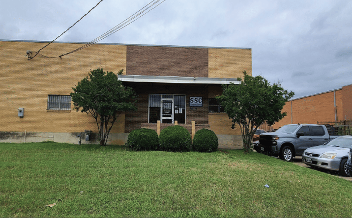 Pictures of Industrial property located at 2819 Blystone Ln, Dallas, TX 75220 for lease - image #1