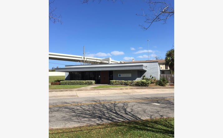 Pictures of Retail, Office property located at 711 Margaret St, Jacksonville, FL 32204 for lease - image #1