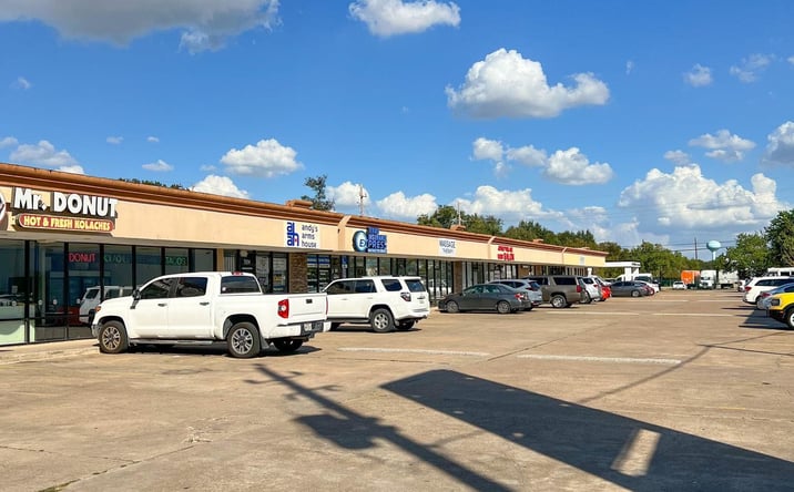 Pictures of Retail property located at 7324 Senate Ave, Jersey Village, TX 77040 for lease - image #1