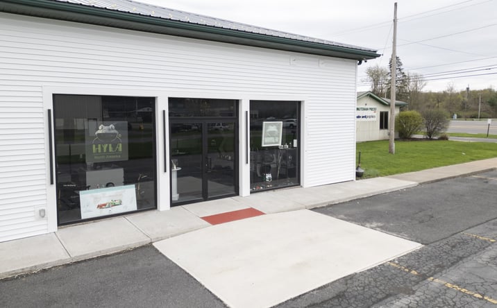 Pictures of Retail property located at 7570 Oswego Rd, Liverpool, NY 13090 for lease - image #1