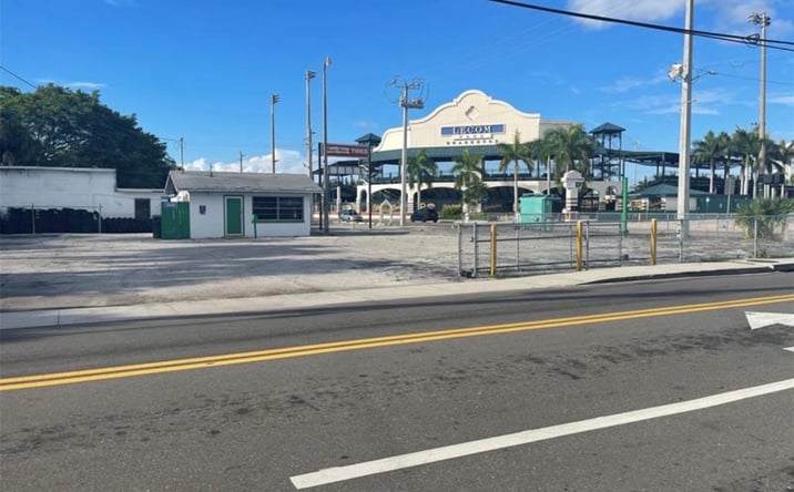 Pictures of Retail, Office, Special Purpose property located at 1614 9th St W, Bradenton, FL 34205 for lease - image #1