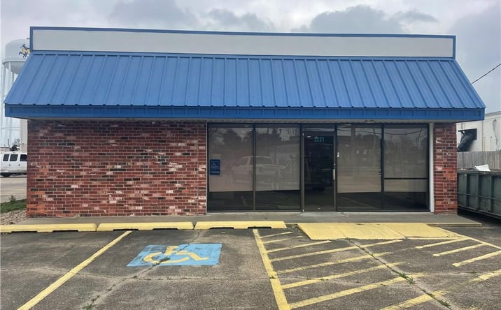 Pictures of Special Purpose property located at 3221 Common Street, Lake Charles, LA 70601 for lease - image #1