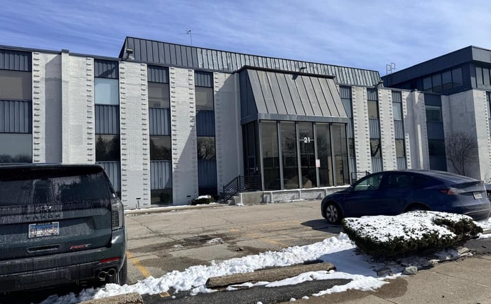 Pictures of Office property located at 21 N Skokie Highway 203, Lake Bluff, IL 60044 for lease - image #1