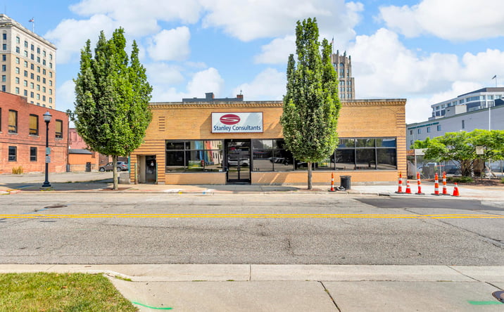 Pictures of Office, Industrial, Retail property located at 132 W Cortland Street, Jackson, MI 49201 for lease - image #1
