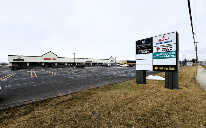 Pictures of Retail, Office, Restaurant property located at 5671 Bay Rd, Saginaw, MI 48604 for lease - image #1
