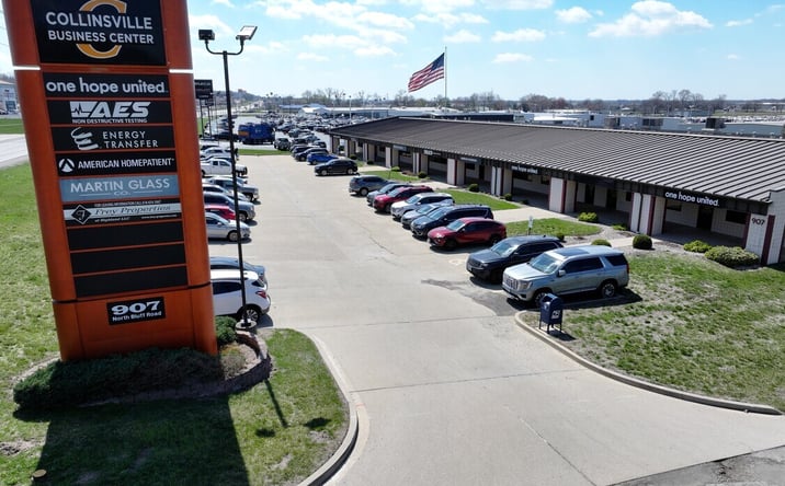Pictures of Retail, Office, Industrial property located at 907 N Bluff Rd, Collinsville, IL 62234 for lease - image #1