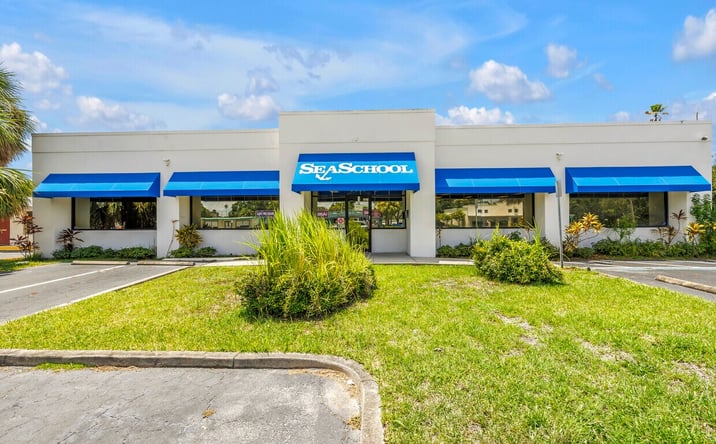Pictures of Retail, Office property located at 8440 4th St N, St. Petersburg, FL 33702 for lease - image #1