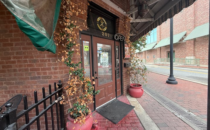Pictures of Restaurant property located at 201 S Jefferson St, Pensacola, FL 32502 for lease - image #1