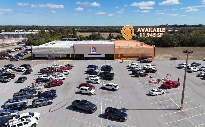 Pictures of Retail property located at 1023 S Tamiami Trl, Ruskin, FL 33570 for lease - image #1