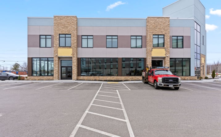 Pictures of Retail, Restaurant property located at 50 Maine Mall Rd, South Portland, ME 04106 for lease - image #1