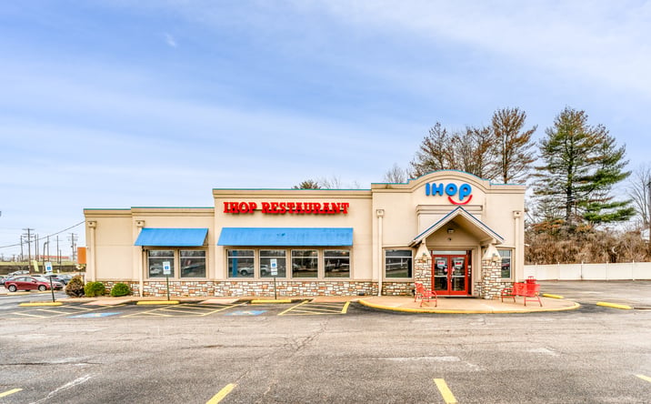 Pictures of Retail property located at 181 Homer M Adams Pkwy, Alton, IL 62002 for lease - image #1