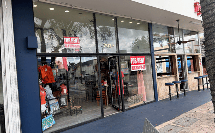 Pictures of Retail, Office, Restaurant property located at 702 Lake Ave, Lake Worth Beach, FL 33460 for lease - image #1
