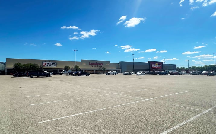 Pictures of Retail property located at 4200 Pasadena Blvd, Pasadena, TX 77503 for lease - image #1