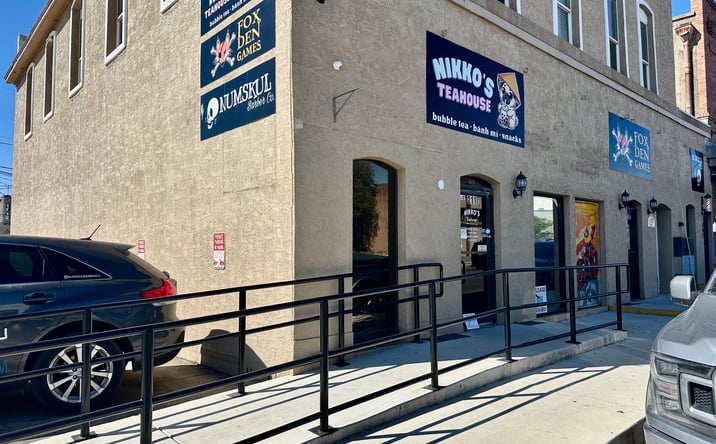 Pictures of Retail, Office, Restaurant property located at 211 E Court St, Seguin, TX 78155 for lease - image #1