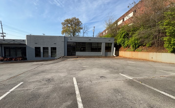 Pictures of Office property located at 1022 E Martin Luther King Blvd, Chattanooga, TN 37403 for lease - image #1