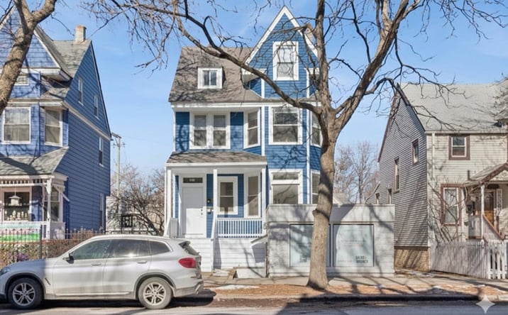 Pictures of Office property located at 2144 W Montrose Avenue G, Chicago, IL 60618 for lease - image #1