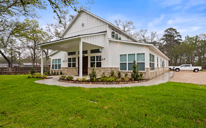 Pictures of Office, Land property located at 19151 Oak Canyon Dr, Conroe, TX 77385 for lease - image #1