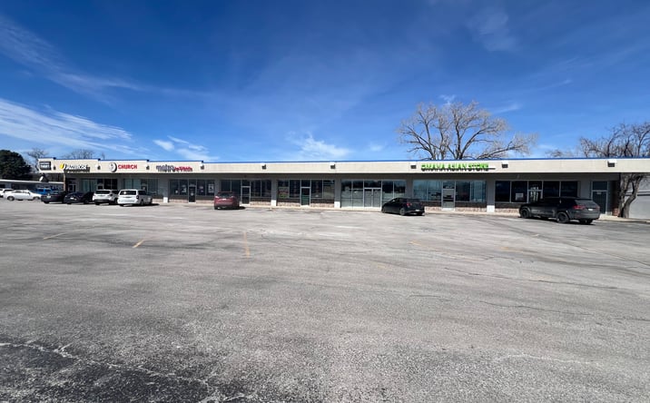 Pictures of Retail property located at 9006 Maple St, Omaha, NE 68134 for lease - image #1