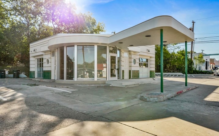 Pictures of Retail, Office property located at 2222 San Pedro Ave, San Antonio, TX 78212 for lease - image #1