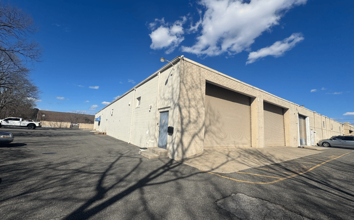 Pictures of Industrial property located at 1515 5th Industrial Ct, Bay Shore, NY 11706 for lease - image #1