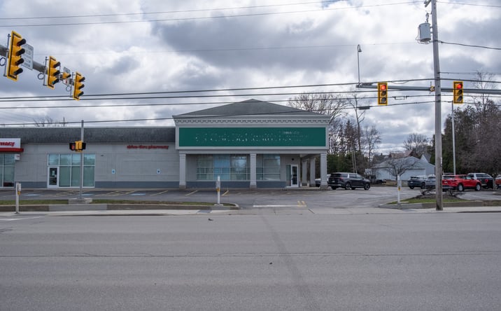 Pictures of Retail, Office, Special Purpose property located at 1535 W 26th St, Erie, PA 16508 for lease - image #1