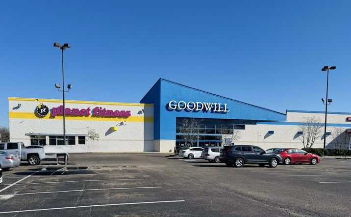 Pictures of Retail property located at 7110 Winchester Road, Memphis, TN 38125 for lease - image #1