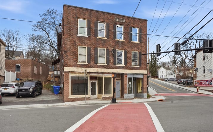 Pictures of Restaurant, Retail property located at 364 North Street, Middletown, NY 10940 for lease - image #1