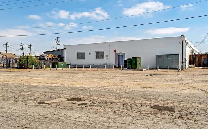 Pictures of Industrial property located at 11018 Santa Fe Ave, Lynwood, CA 90262 for lease - image #1