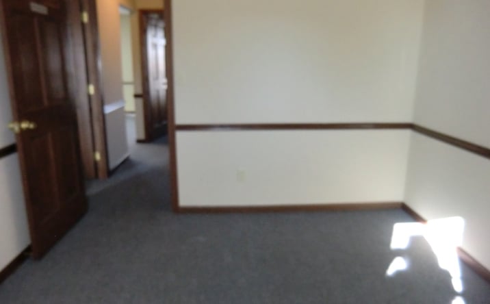Pictures of Office property located at 850 Vandalia St, Collinsville, IL 62234 for lease - image #1