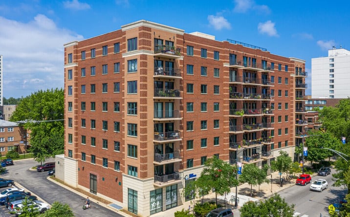 Pictures of Retail property located at 4848 N Sheridan Road, Chicago, IL 60640 for lease - image #1