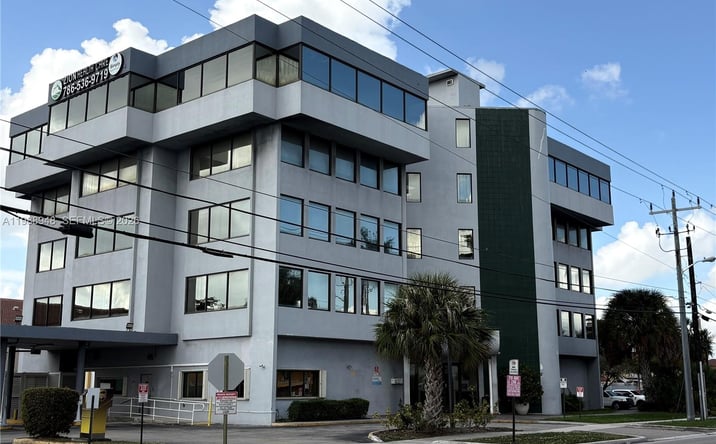 Pictures of Office property located at 2100 W 76th St # 206, Hialeah, FL 33016 for lease - image #1
