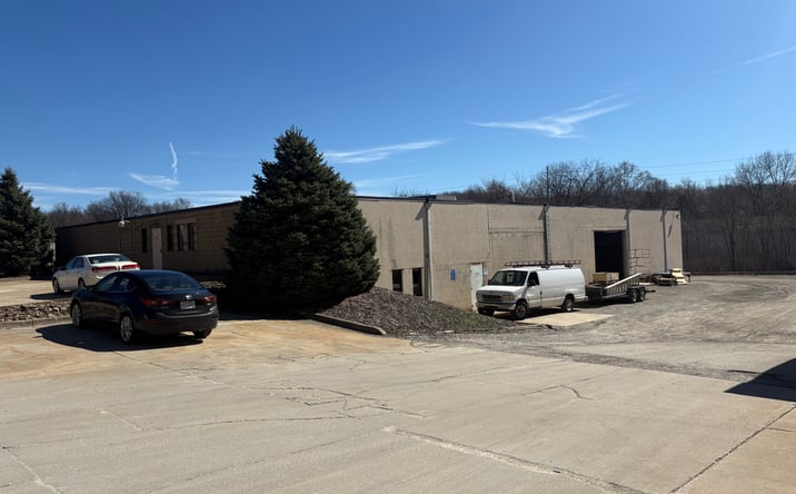 Pictures of Industrial property located at 411 Geneva Ave, Tallmadge, OH 44278 for lease - image #1
