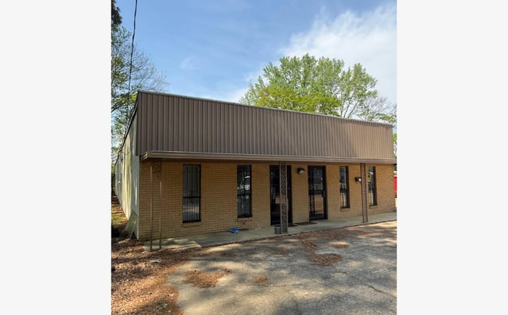 Pictures of Office property located at 305 Babbin Wells Rd, Pearl, MS 39208 for lease - image #1