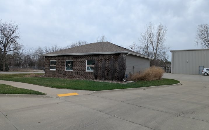 Pictures of Office property located at 208 3rd Ave SW, Altoona, IA 50009 for lease - image #1