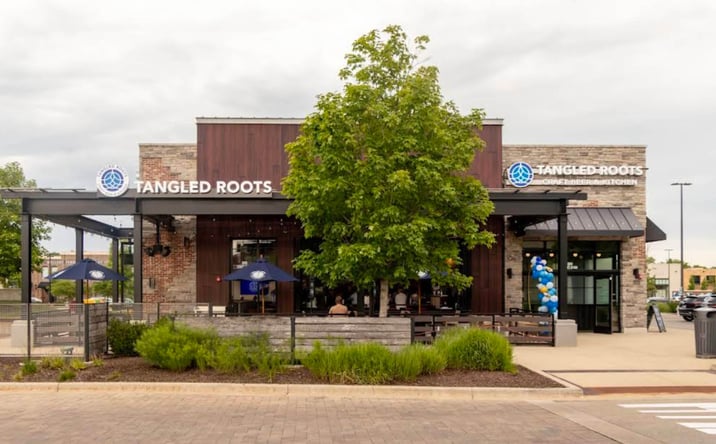 Pictures of Retail, Restaurant property located at 899 N Milwaukee Ave, Vernon Hills, IL 60061 for lease - image #1