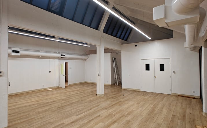 Pictures of Retail, Office property located at 686 Sacramento St, San Francisco, CA 94111 for lease - image #1