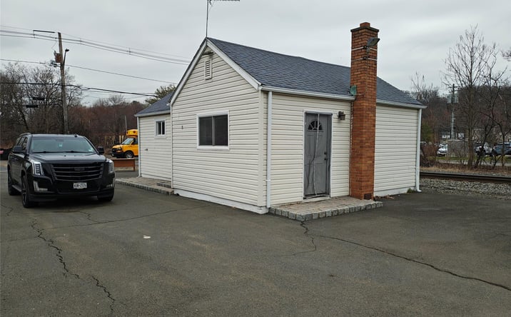 Pictures of Office property located at 225 E Erie Street, Orangetown, NY 10913 for lease - image #1