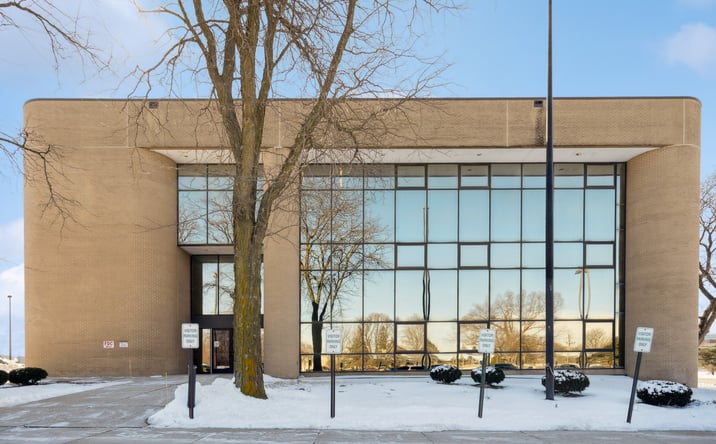 Pictures of Office property located at 999 Home Plaza, Waterloo, IA 50701 for lease - image #1