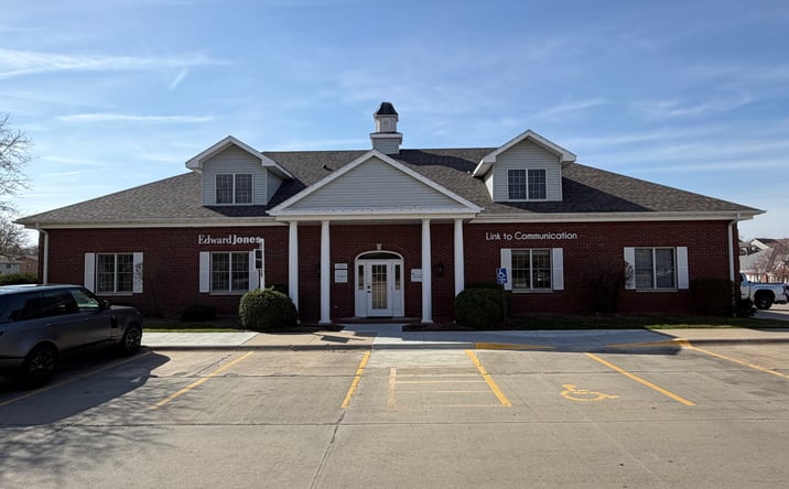 Pictures of Office property located at 6030 Village Dr, Lincoln, NE 68516 for lease - image #1